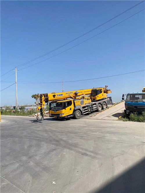 德保县吊车作业时，可能会产生哪些额外收费项目？