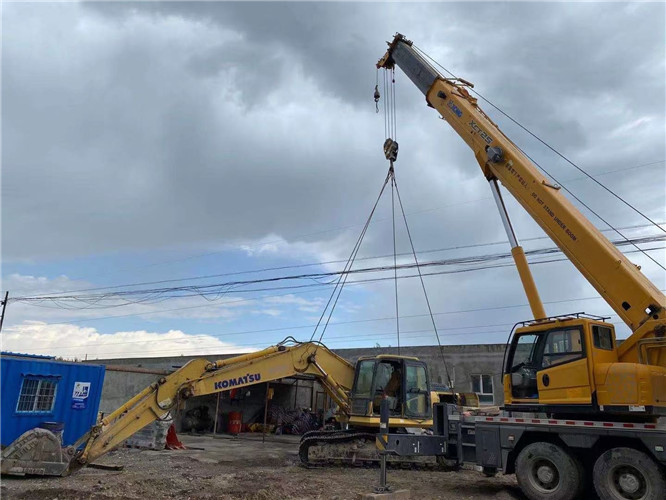 德保县25吨吊车的工作半径是多少？